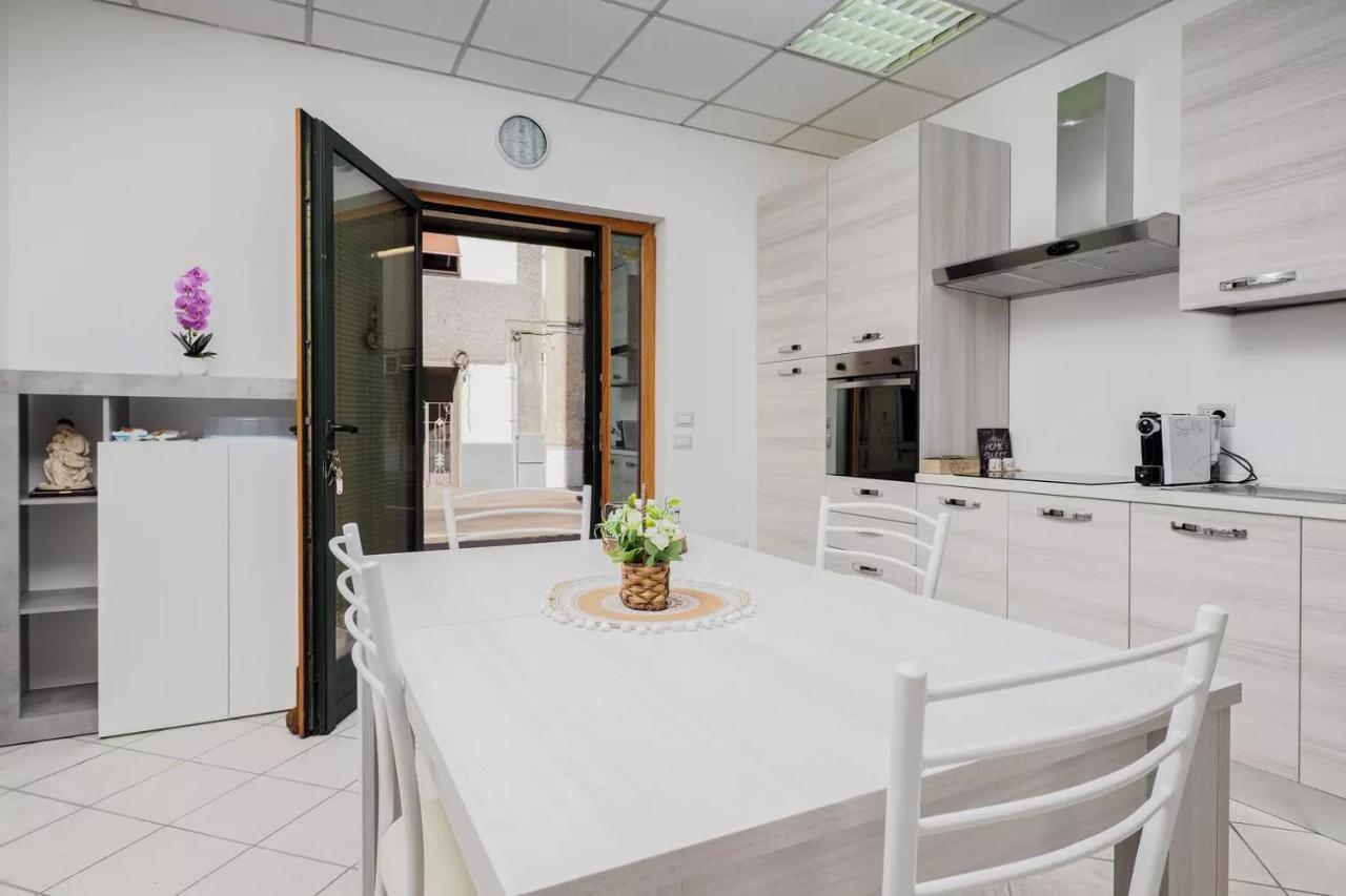 Saint Simplicio House Apartment ออลเบีย ภายนอก รูปภาพ