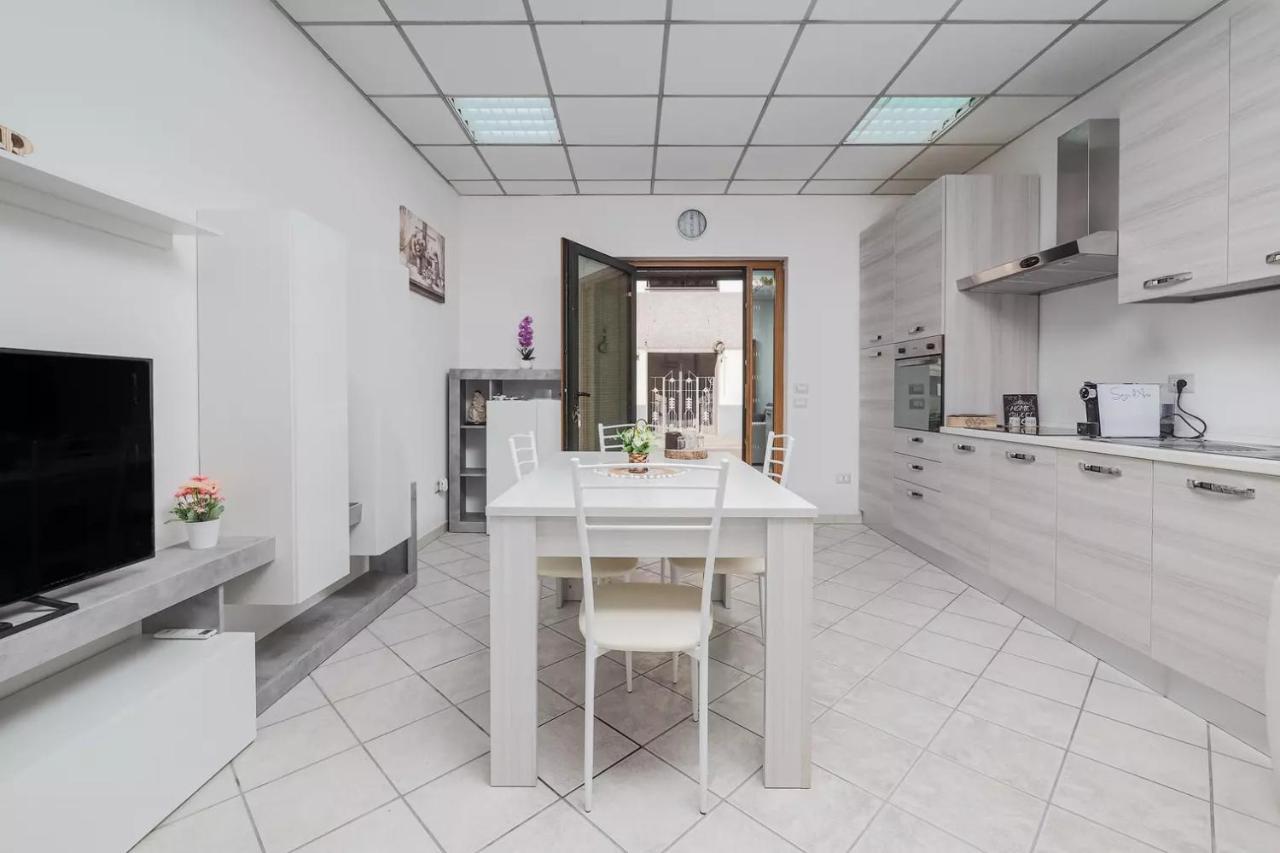 Saint Simplicio House Apartment ออลเบีย ภายนอก รูปภาพ